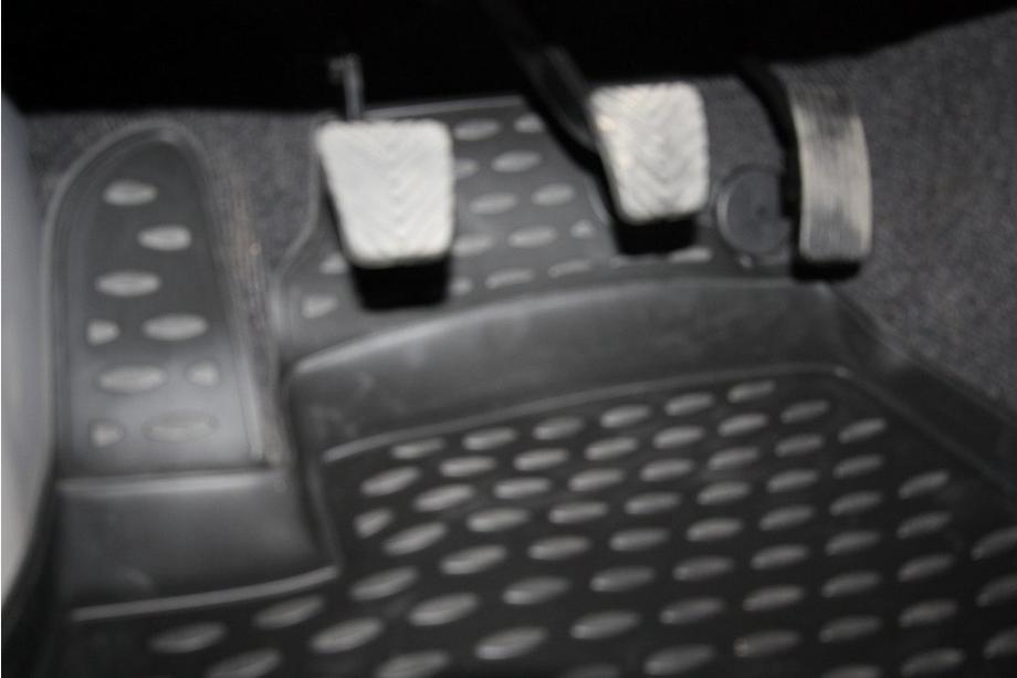 Mitsubishi L200 2006–2015 (2010-2015) Gumijasti tepihi za notranjost (4 kos, Novline) 2D Fotografija 2