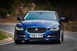 Pregled premijske limuzine Jaguar XE fotografija 3