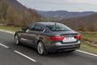 Pregled premijske limuzine Jaguar XE fotografija 4