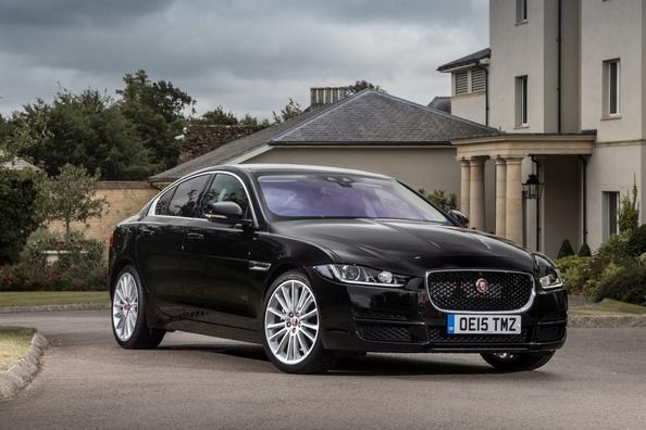 Pregled premijske limuzine Jaguar XE