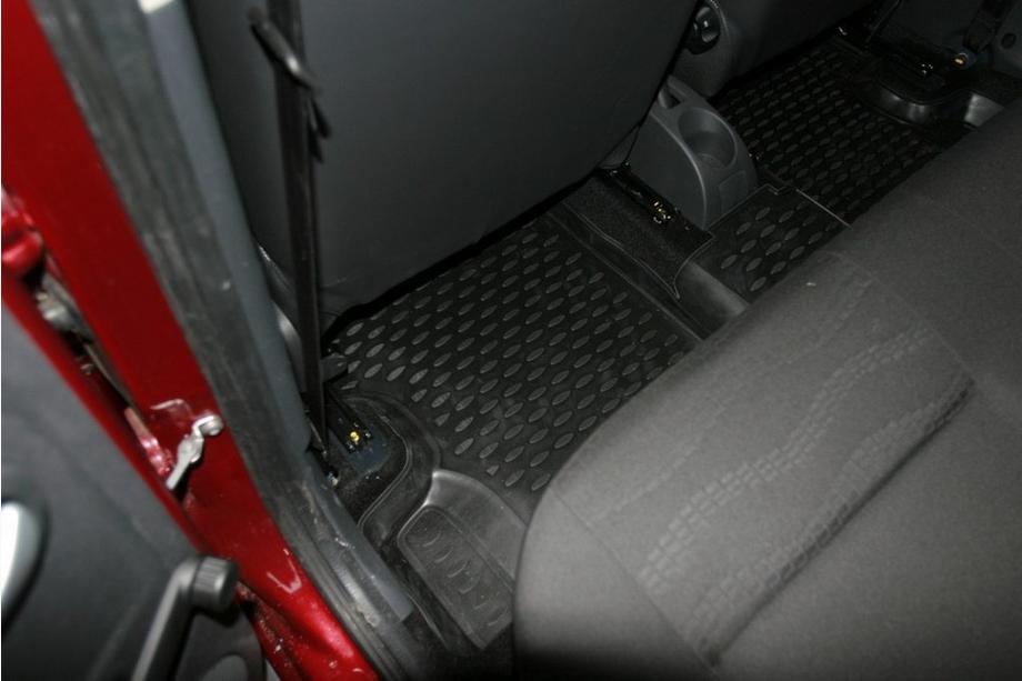 Renault Sandero 2007–2013 Gumijasti tepihi za kabino (4 kosi, Novline) Fotografija 2