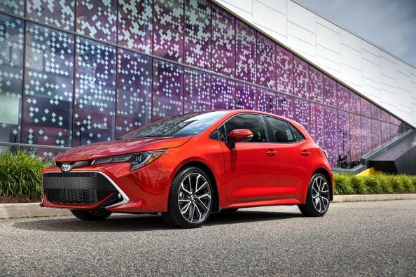 Nova generacija petvratne kombilimuzine Toyota Corolla