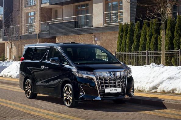 Polnovelikostni luksuzni enoprostorec Toyota Alphard Fotografija 3