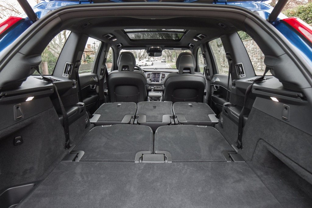 Srednje velik križanec Volvo XC90 druge generacije
