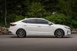 Kompaktna limuzina Hyundai Elantra v prenovljeni podobi fotografija 4