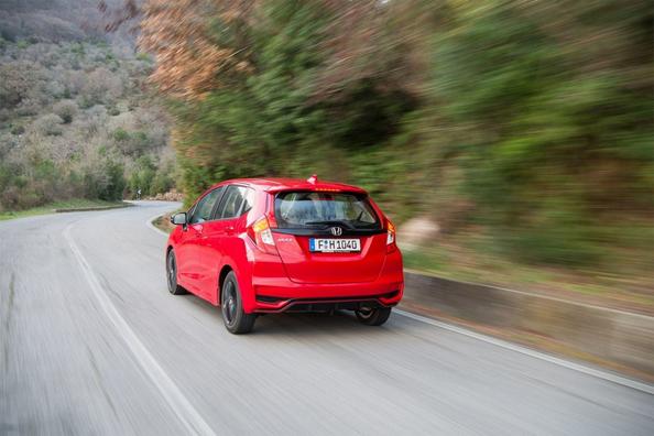 Posodobljeni kompaktni kombilimuzinski model Honda Jazz tretje generacije Fotografija 12