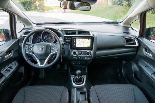 Posodobljeni kompaktni kombilimuzinski model Honda Jazz tretje generacije Fotografija 8