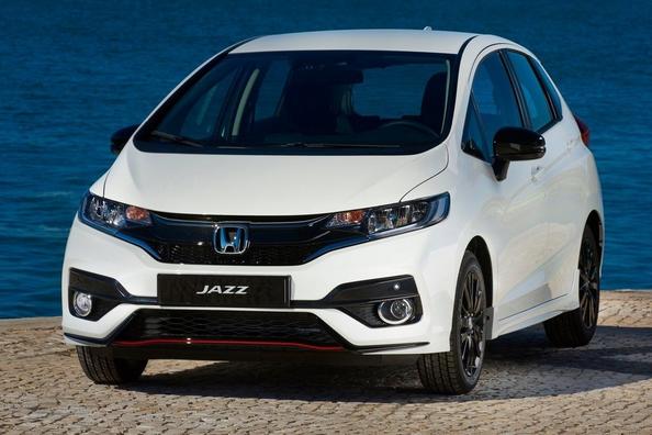 Posodobljeni kompaktni kombilimuzinski model Honda Jazz tretje generacije Fotografija 2