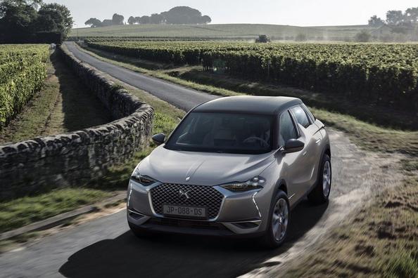 Pregled premijskega kompaktnega križanca DS 3 Crossback