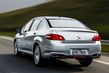 Pregled kompaktne limuzine Peugeot 408 fotografija 4