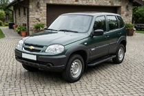 Chevrolet Niva 1998–2020 Bočne stopnice Allmond Black (2 kos, aluminij) fotografija 1