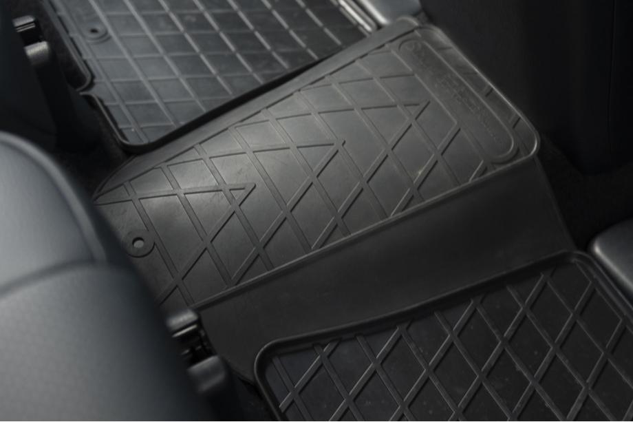 Toyota Land Cruiser Prado 150 2009–2023 Zadnja tunelska preproga (Stingray Premium) Image