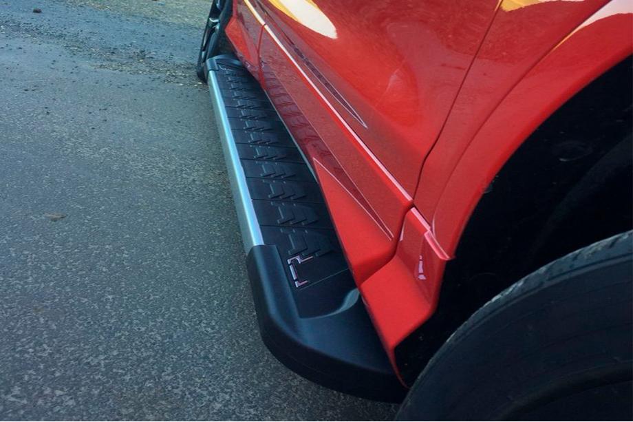 Skoda Karoq 2018– Bočne stopnice RedLine V1 (2 kosa, aluminij) Image