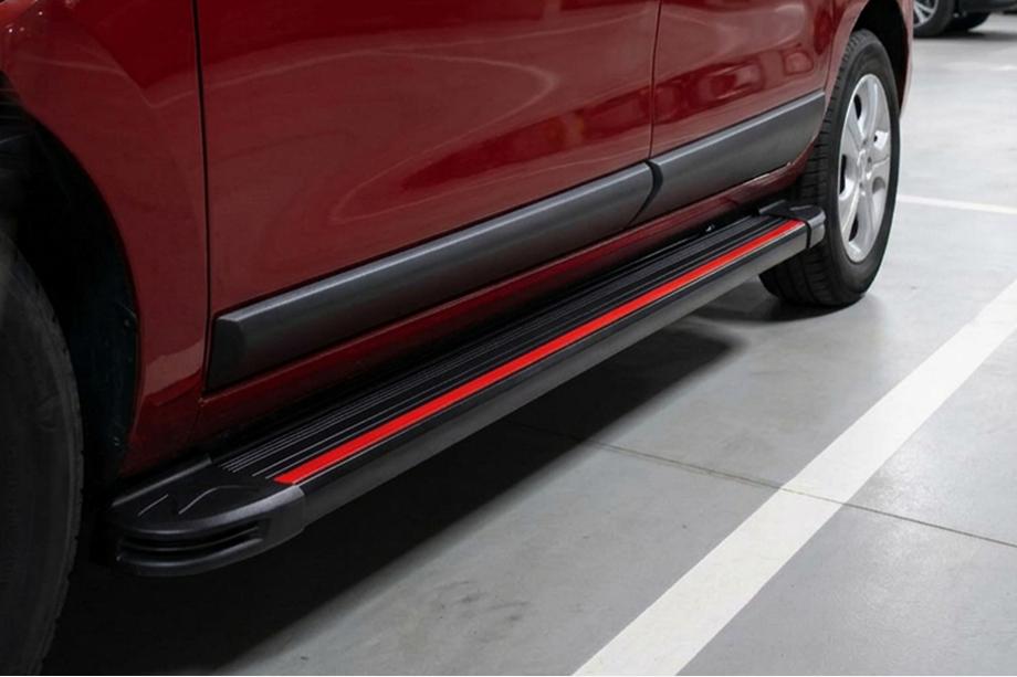 Dacia Dokker 2013–2022 Stranske stopnice Maya Red (2 kosa, aluminij) Image