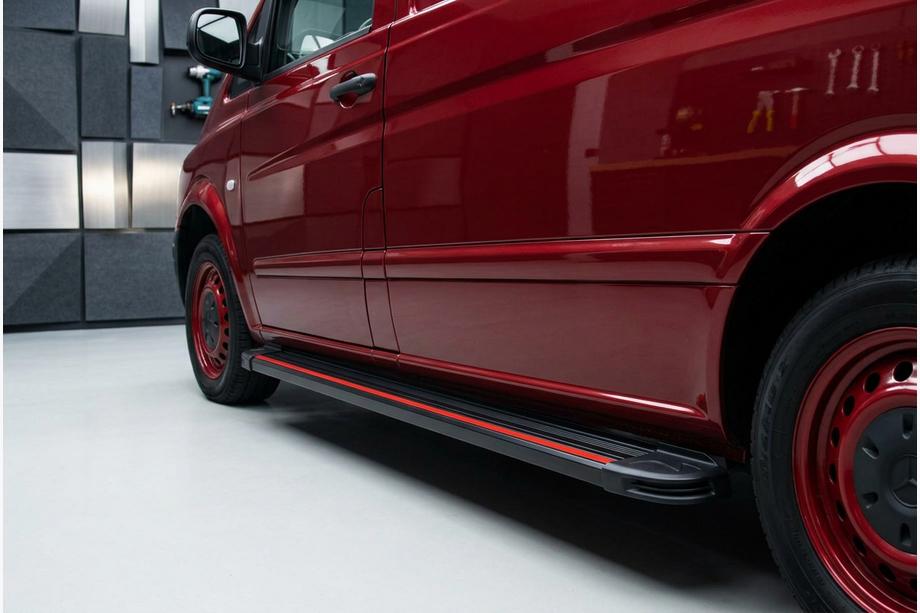 Mercedes Vito/V-razred W447 2014– Stranske stopnice Maya Red-Black (2 kosa, aluminij) Dolga (ExtraLong) Image