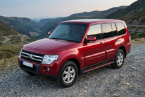 Mitsubishi Pajero Wagon IV 2006–2021 Stranske stopnice Maya Red (2 kosa, aluminij) fotografija 1