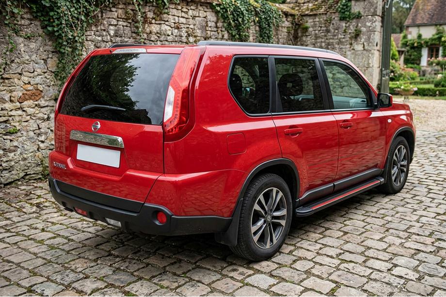Nissan X-trail T31 2007–2014 Stranske stopnice Maya Red (2 kosa, aluminij) Image