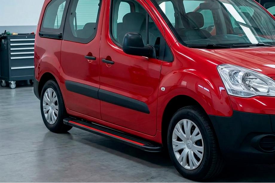 Peugeot Partner Tepee 2008–2018 Stranske stopnice Maya Red (2 kosa, aluminij) Image