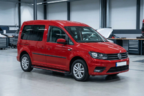 Volkswagen Caddy 2015–2020 Stranske stopnice Maya Red (2 kosa, aluminij) Maxi medosna razdalja fotografija 1