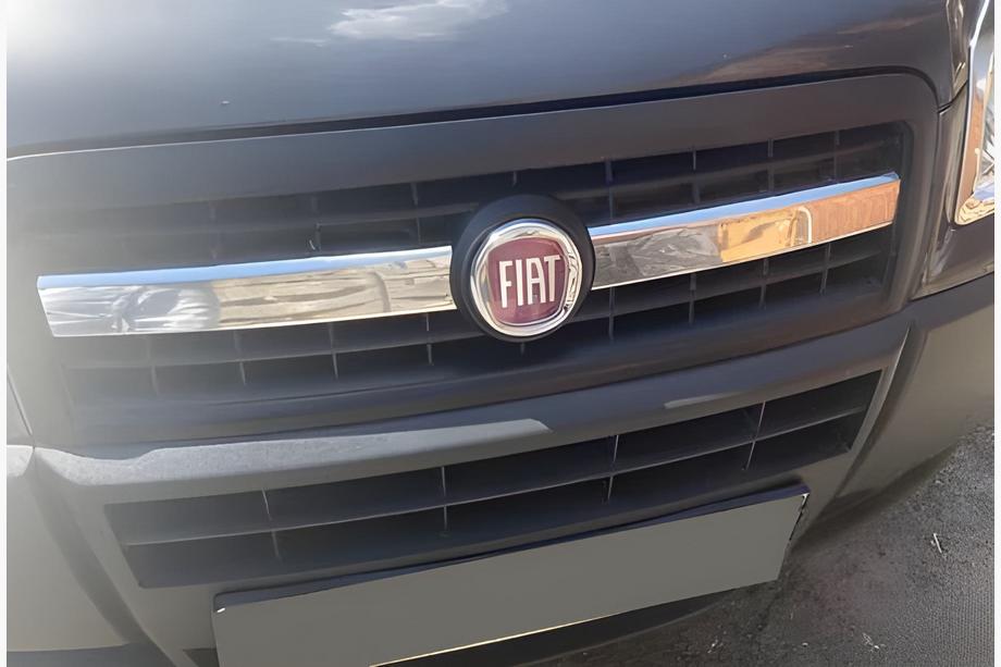 Fiat Doblo I 2005–2010 Okrasne letvice za masko hladilnika (2-delni, nerjaveče jeklo) Carmos - turško nerjaveče jeklo Image