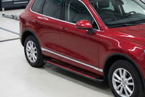 Volkswagen Touareg 2002–2010 Stranske stopnice Maya Red-Black (2 kosa, aluminij) fotografija 1