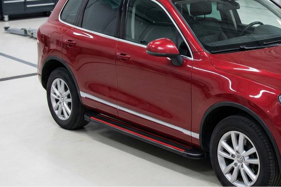 Volkswagen Touareg 2002–2010 Stranske stopnice Maya Red-Black (2 kosa, aluminij) Image