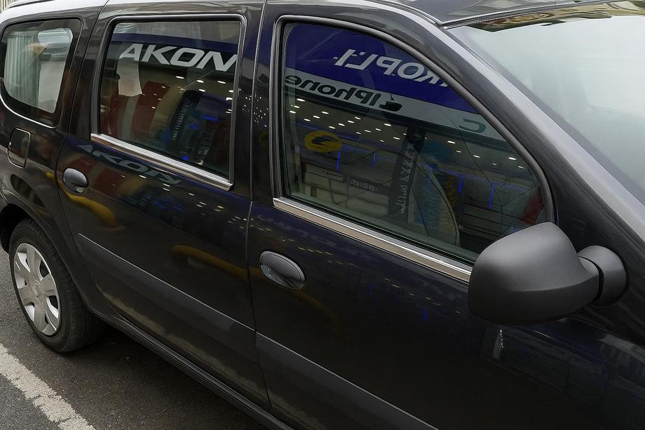 Lada Largus 2012– Zunanje okrasne letvice oken (4 kosi, nerjaveče jeklo) Image
