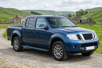 Nissan Navara 2006–2015 Stranske stopnice Maya Blue (2 kos, aluminij) fotografija 1