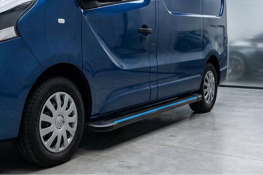 Renault Trafic 2015– Stranske stopnice Maya Blue-Black (2 kos, aluminij) Dolga medosna razdalja Image