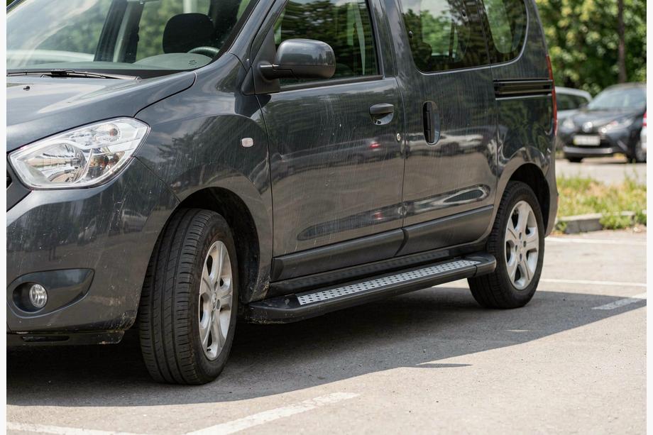 Dacia Dokker 2013–2022 Stranske stopnice New Vision Black (2 kosa, aluminij) Image