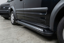 Ford Connect 2002–2006 Stranske stopnice New Vision Black (2 kosa, aluminij) Standardna baza fotografija 1