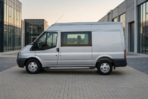 Ford Transit 2000–2014 Stranske stopnice New Vision Black (2 kosa, aluminij) L2 (srednja medosna razdalja) fotografija 1