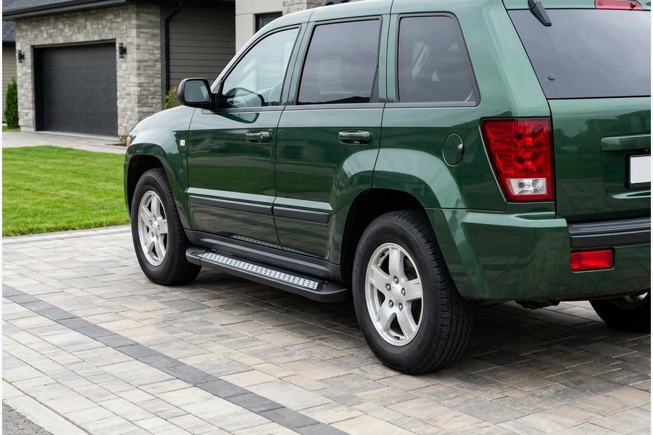 Jeep Grand Cherokee WK 2004–2010 Stranske stopnice New Vision Black (2 kosa, aluminij) Fotografija 1