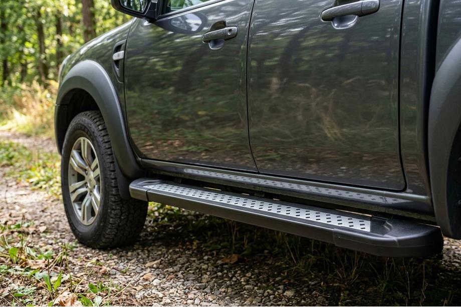 Mazda BT-50 2007–2012 Stranske stopnice New Vision Black (2 kosa, aluminij) Image