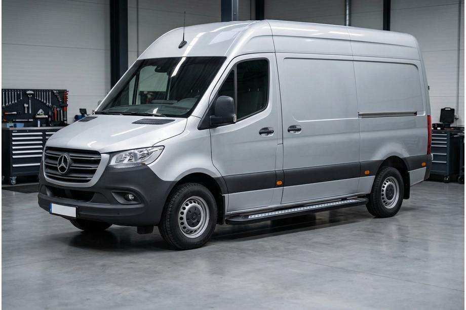 Mercedes Sprinter W907/W910 2018– Stranske stopnice New Vision Black (2 kosa, aluminij) Srednja medosna razdalja – zadnji pogon Image