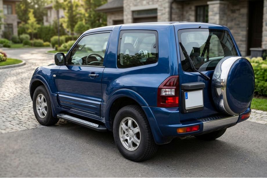 Mitsubishi Pajero Wagon III 1999–2006 Stranske stopnice New Vision Black (2 kosa, aluminij) Fotografija 1