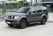 Nissan Pathfinder R51 2005–2014 Stranske stopnice New Vision Black (2 kosa, aluminij) fotografija 1
