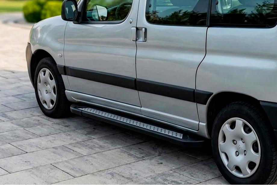 Peugeot Partner 1996–2008 Stranske stopnice New Vision Black (2 kosa, aluminij) Image