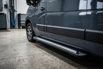 Renault Master 2011–2023 Stranske stopnice New Vision Black (2 kosa, aluminij) Kratka medosna razdalja fotografija 1