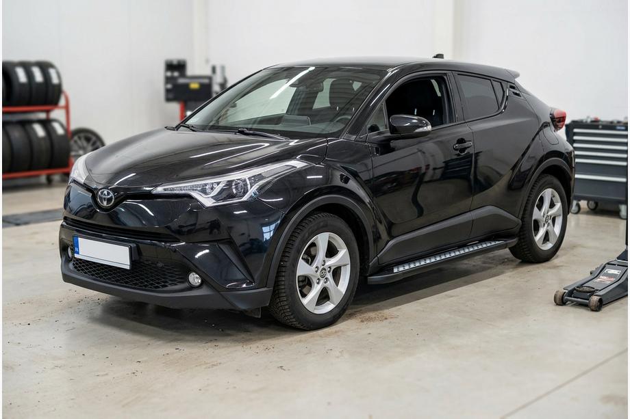 Toyota C-HR 2016–2023 Stranske stopnice New Vision Black (2 kosa, aluminij) Image