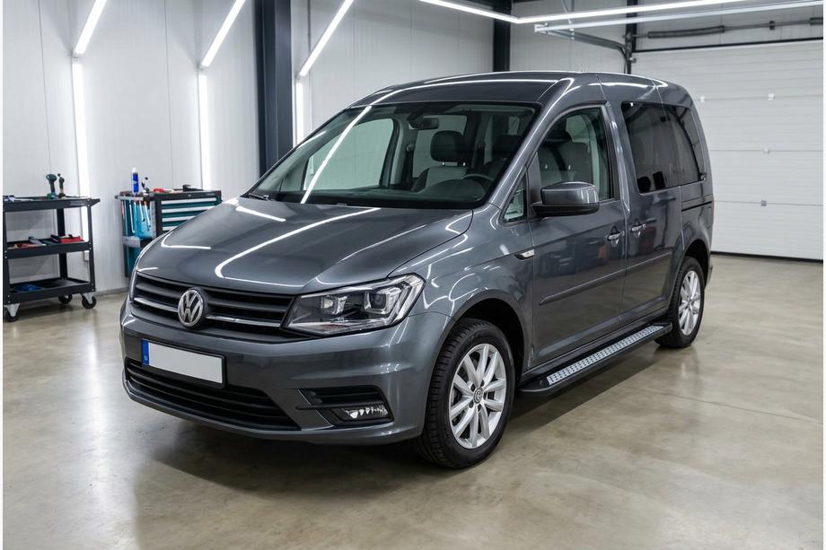 Volkswagen Caddy 2015–2020 Stranske stopnice New Vision Black (2 kosa, aluminij) Maxi medosna razdalja Image