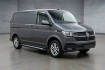 Volkswagen T6 2015–2024 Stranske stopnice New Vision Black (2 kosa, aluminij) Kratka medosna razdalja fotografija 1
