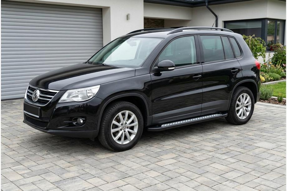 Volkswagen Tiguan 2007–2016 Stranske stopnice New Vision Black (2 kosa, aluminij) Fotografija 1