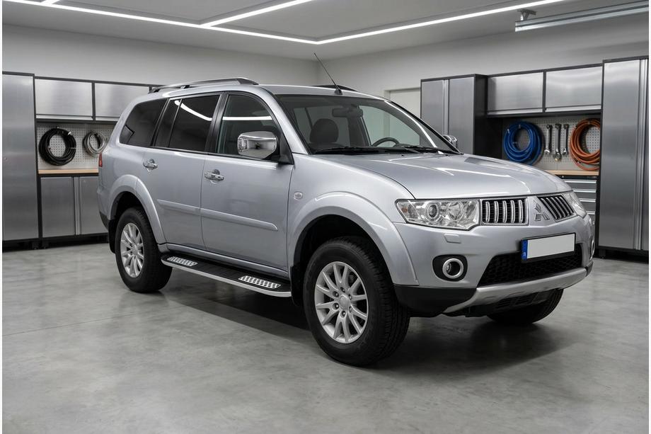 Mitsubishi Pajero Sport 2008–2015 Bočne stopnice Tayga V2 (2 kosa, aluminij) Fotografija 1