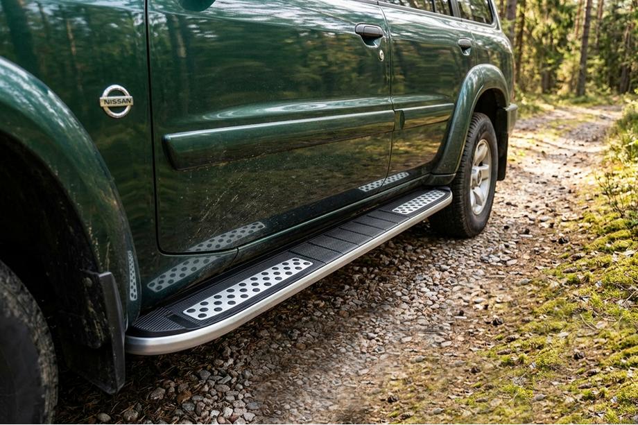 Nissan Patrol Y61 1997–2011 Bočne stopnice Tayga V2 (2 kosa, aluminij) Image