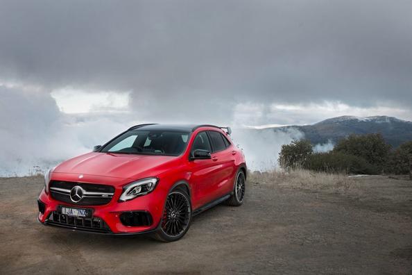 Pregled kompaktnega crossoverja Mercedes-Benz GLA-Class