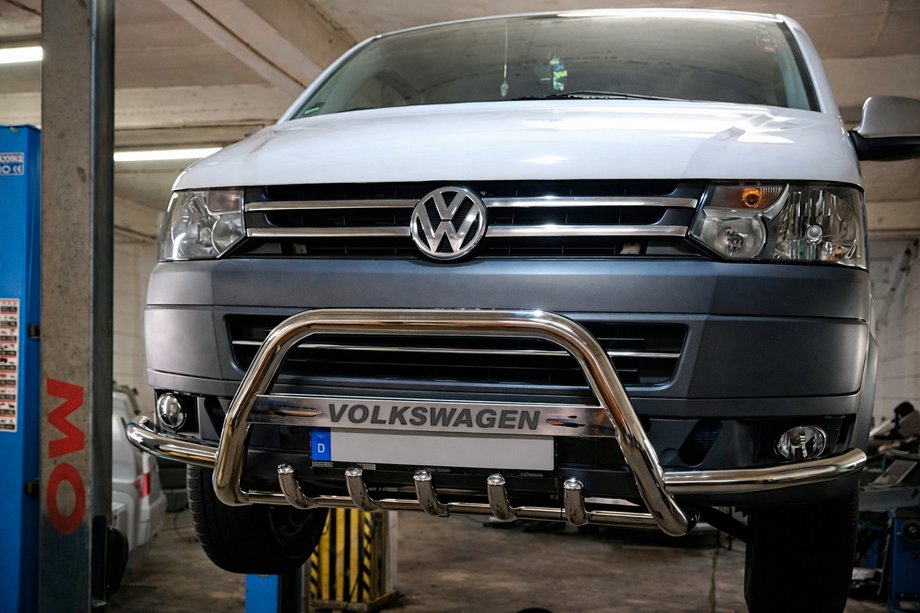 Volkswagen T5 2010–2015 Sprednji zaščitni lok (bull bar) WT004ST (nerjavno jeklo) Image