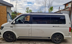 Volkswagen T5 Caravelle 2004–2010 Integrirani strešni nosilci (črni) fotografija 42