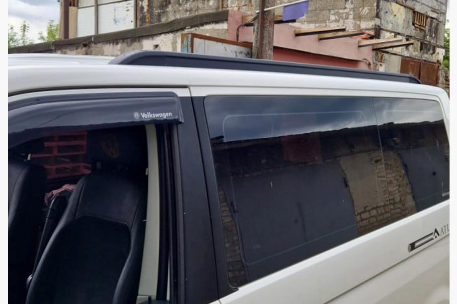 Volkswagen T5 Caravelle 2004–2010 Integrirani strešni nosilci (črni) Kratka medosna razdalja Fotografija 41