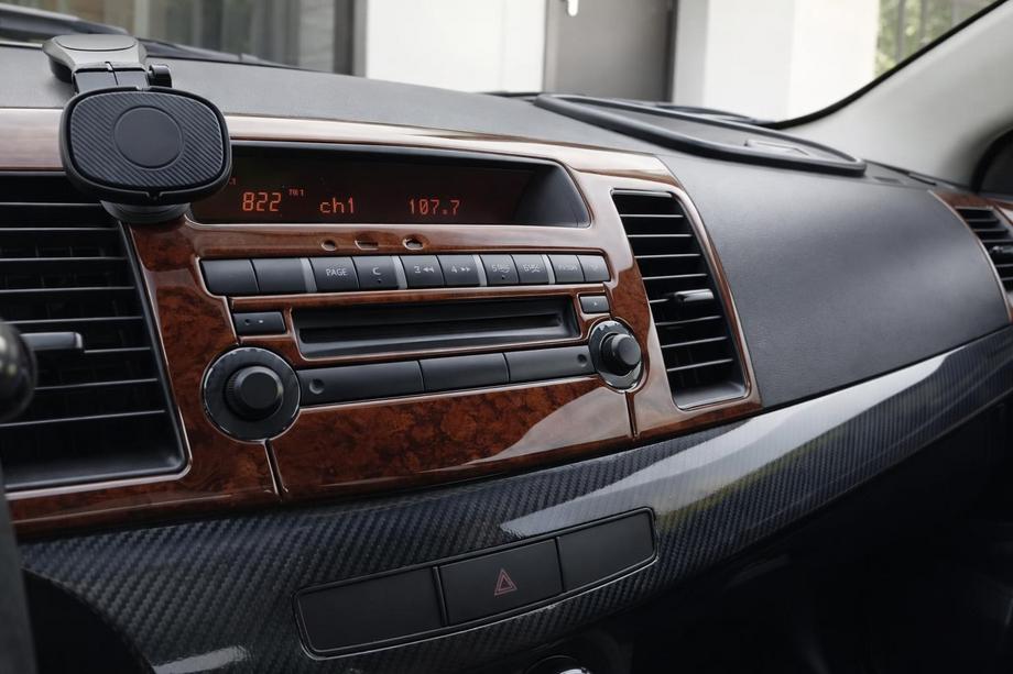 Mitsubishi Lancer X 2008– Obloge armaturne plošče (Meric) Image